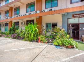 OYO 1000 Maetang Hotel, hotel em Ban Nong Lom