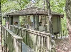 Treetopper Hideaway - A Relaxing Chic Bungalow