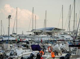 MARGHERITA's Apartment, hotel near Salerno Harbour, Salerno