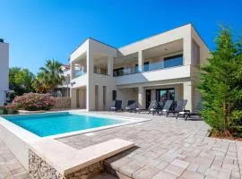 Beautiful Home In Srima