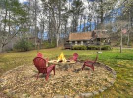 Knotty Creek Retreat - Creek Access, Outdoor Firepit + Hot Tub with Creek Views!, Hotel in Morganton