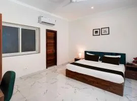 Super Collection O Sector 86 Noida