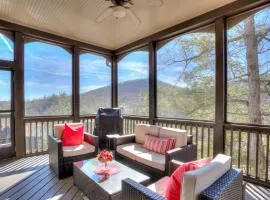 Camp Paws - Beautiful mountain views in Big Canoe