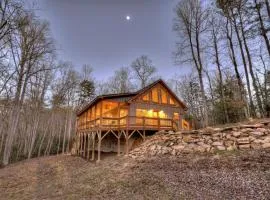 Holly Berry Hill - Walk to Lake Nottely, Unwind in the Hot Tub & Enjoy S’mores Under the Stars