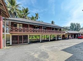 OYO 90278 Redzwan's Beach Resort, hotel v mestu Kampong Sungai Dua