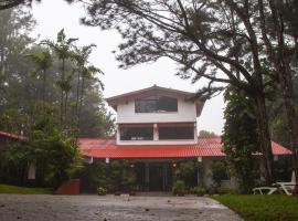 Altos de Cerro Azul Panamá, hotel in Los Altos de Cerro Azul
