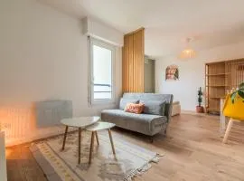 Studio calme avec parking, proche métro