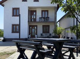 Pensiunea Diana, hotel v destinaci Novaci-Străini