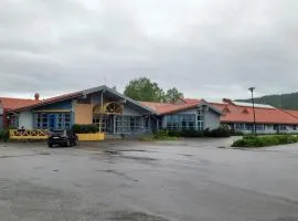 Trones Hotell og Camping