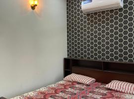 Gujranwala Appartments, hotel v destinácii Kotli Sāhib Singh