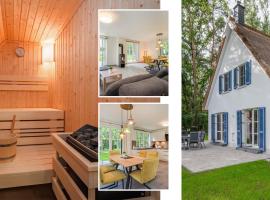 Fischerdorf Ferienhaus Im Kiefernwäldchen, hotel v destinaci Zirchow