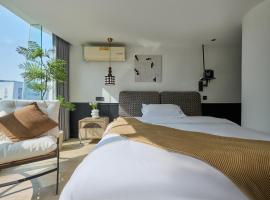 Xiamen Puyiju Movie Theme Hotel, hotel near Xiamen Gaoqi International Airport - XMN, Heshan