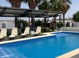 Apartamento 2, Chalet Manzano a 15" de Sevilla, a 30" del Aeropuerto de Sevilla, khách sạn ở Villanueva del Ariscal