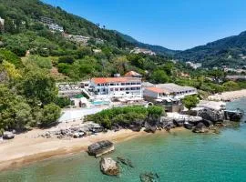 Kostas Beachfront Suite