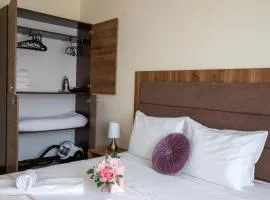 Family Suite One-Bedroom with Kitchen