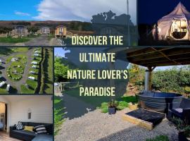The Getaway - Woodland View - Couples Luxury Belle Tent, luxusní hotel v destinaci Dungarvan