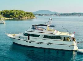 Beautiful Boat in Corfu, ubytování na lodi v destinaci Gouvia