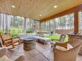 CO Springs Apartment in the Pines with Treehouse!