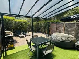 N10 Maison T2 climatisé avec jacuzzi privé