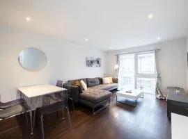 Modern 2 Bedroom Flat in Shoreditch