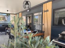 Mobile Homes Lavanda & Maslina, hotel in Vir