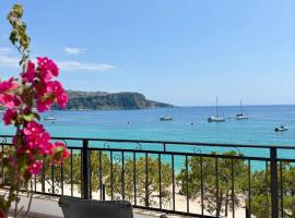 Luxury 1932, hotel a Himare