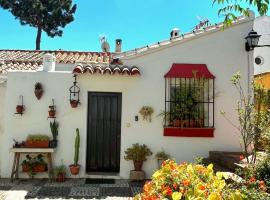 La Casita Andaluz Marbella 10min Beach Walk, Bungalow in Marbella