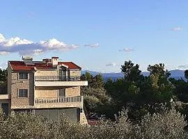 Stone House Bonaca