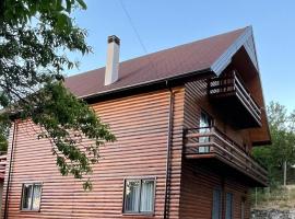 Mirjana Guesthouse, hotell i Pukë