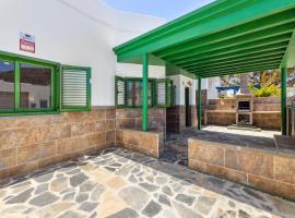 Home2Book Relaxing Órzola Getaway with BBQ, hotel in Orzola