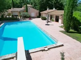 Domaine en Provence Gîte la Ferrandiere