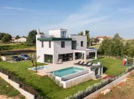 Awesome Home In Bukori