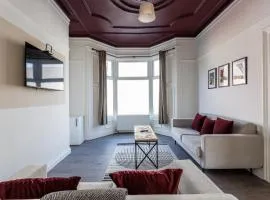 Big and Comfortable Stays on Hawarden Sunderland