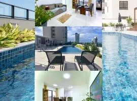 Apto A 300m PRAIA e 8min Beto Carreiro c Vista Mar Incrível Ar Condicionado Churrasqueira privativa Condo Completo com Piscina Academia ao Ar livre Sauna Playground Portaria 24H e Vaga privativa de Garagem Reserve Agora e Viva essa Experiência