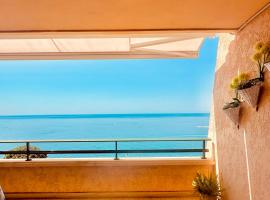 Apartamento con terraza y vistas al mar en Altea Mascarat Piscina, parking y cerca de la playa, hotel i Altea