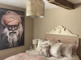 Entire Georgian luxury house - 3 Storey- High St Henley-in-Arden -Two bedrooms-Sleeps 4 people Close to Stratford upon Avon - Warwick - Solihull - NEC
