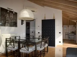 Stupenda mansarda con balcone