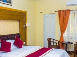 Amrapali Cottage and Restaurant Pvt Ltd, Hotel in Butwāl