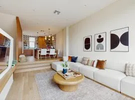 Sea & Stroll Abode - Beautiful dog friendly home in Carlsbad Village w/private grill, backyard, W/D