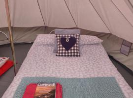 Emilies Bell Tent, hotel i St Ives