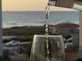 אירוח סמוך לים התיכון