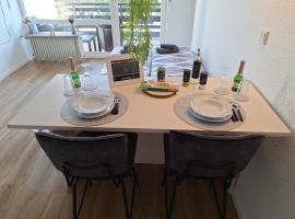 Apartment Deluxe mit Balkon Eifel Pr&uuml;m，Weinsheim的自炊式住宿