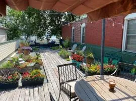 Pepin Marina Retreat Cottage Apartment with Deck