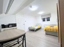 New Spacious 7-bedroom house in Sutton (S London)