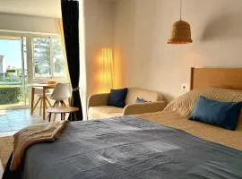 Sunny Sea Garden Apartment