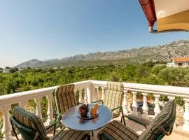 Nice Apartment In Seline With Wifi
