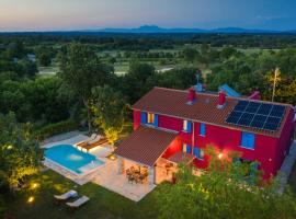 Villa Parun made for leisure & pleasure, khách sạn ở Šajini