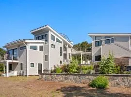 Coastal Luxury Near Wellfleets Best Beaches