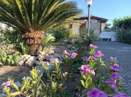 il giardino di Sofia Charm and Comfort Apartment, hotel i Torre dell'Orso