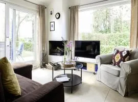 Relaxing Waterfront Bungalow